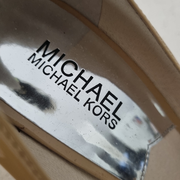 MICHAEL KORS Nude Patent Platform Heels, Size 7.5 IN BOX - Picture 6 of 15